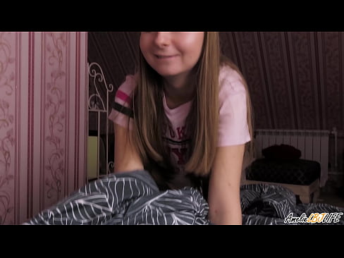 ❤️ Blondie onun BFF-ni dərindən sorur və ağzına boşaldır Super porno az.hentaisaturn.ru